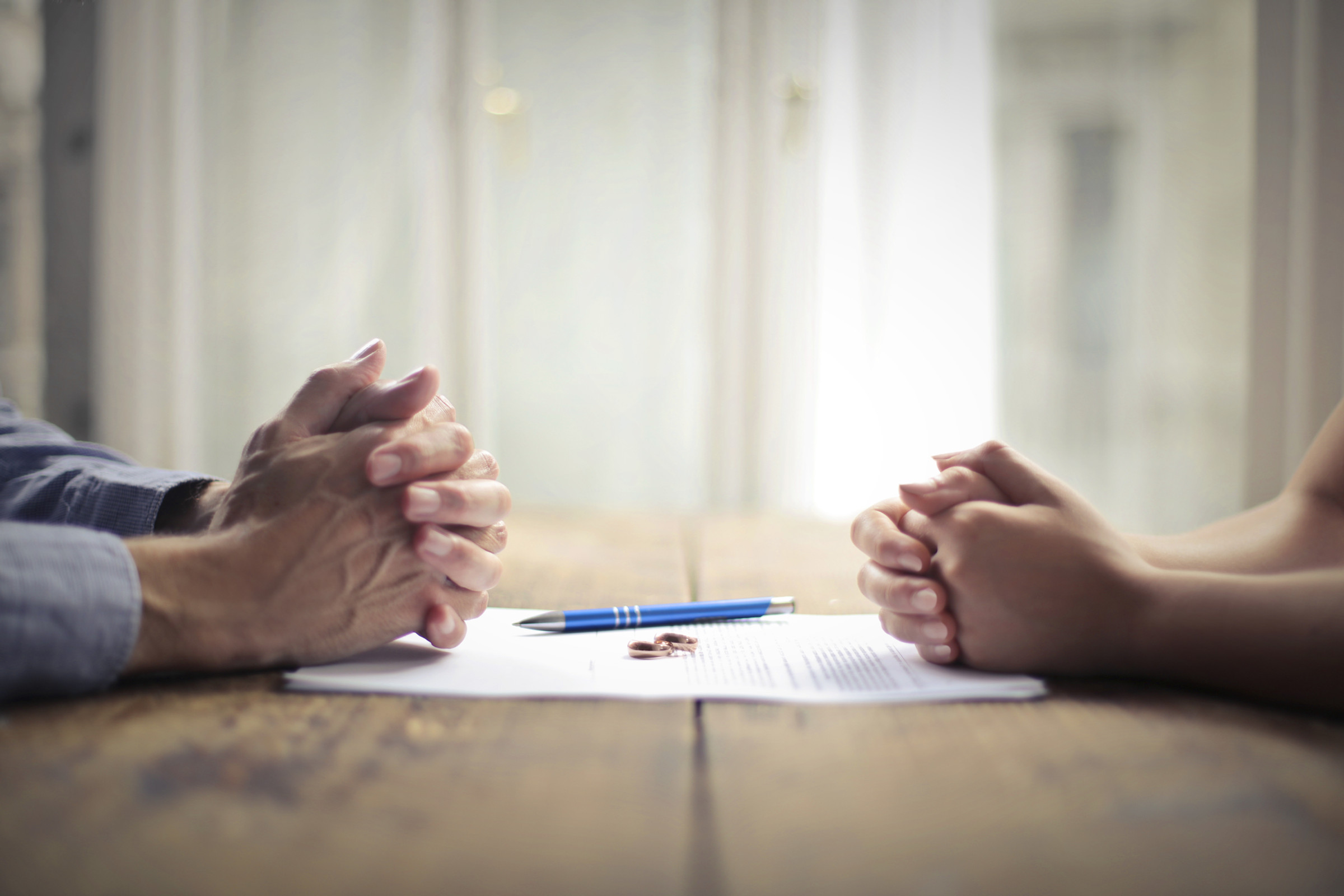 A man and a woman about to have their marriage annulled